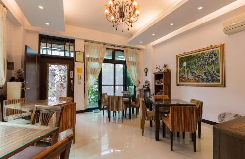 Hualien City Centre Bed & Breakfast | 花蓮觀月民宿-近車站-寵物友善-含車位可包棟6-14位 可烤肉-可麻將