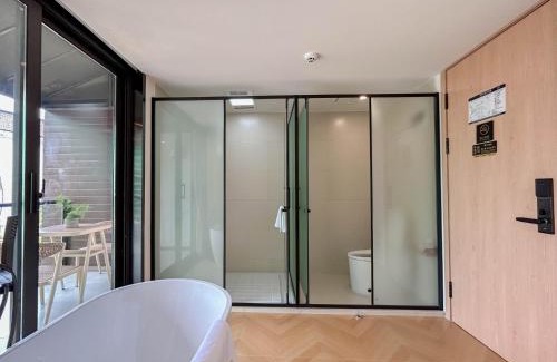 Xihu House | 西湖柒涧锦月民宿 Lakeside Moon Retreat