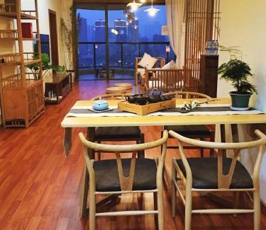Yuzhong Apartment | 重庆两江云之上江景民宿意