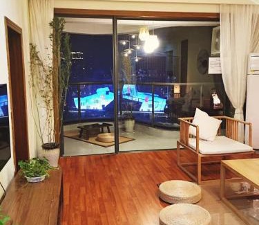 Yuzhong Apartment | 重庆两江云之上江景民宿意