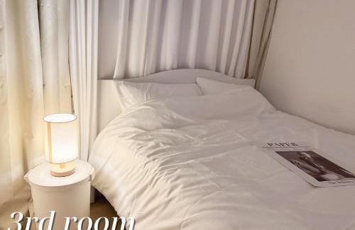 Dangsan-dong Apartment | #무료짐보관 #3룸 #침대5개 #루프탑 #한강 #당산역5분 #홍대 #합정 #공항버스 #16평 #단체 #301호