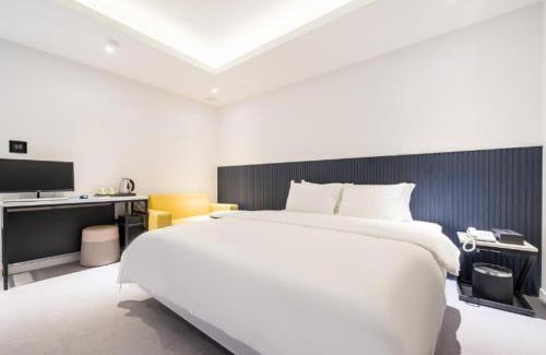 Yeongtong-gu Hotel | 호텔 1가