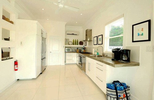 Governor's Harbour House | š¼Elegant 2BR Villa w/Private Pool & Generatorš¼
