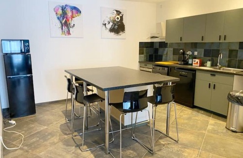 Cret de Roc Apartment | 021 CHIC & COSY GRAND APPART 84m2 HYPERCENTRE WIFI SMART TV NETFLIX