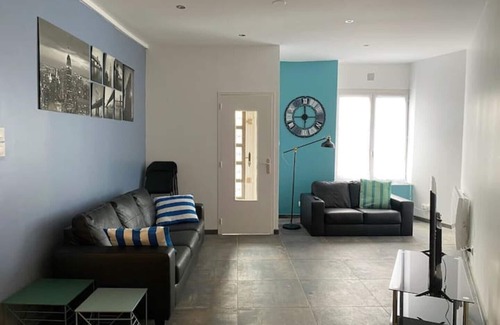 Cret de Roc Apartment | 021 CHIC & COSY GRAND APPART 84m2 HYPERCENTRE WIFI SMART TV NETFLIX