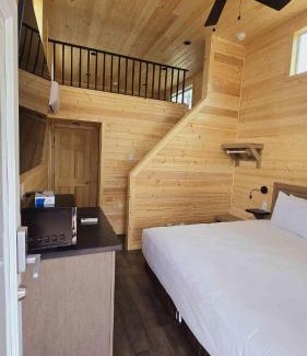 Valle Ski Chalet | 063A Brand New Cozy Cabin with Loft & King bed near Grand Canyon South Rim