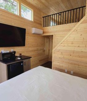 Valle Ski Chalet | 063A Brand New Cozy Cabin with Loft & King bed near Grand Canyon South Rim