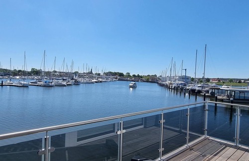 Kroeslin House | 07. floating houses (105 m²) Poseidon - Floating house no. 10 with fireplace and