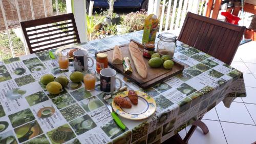 Les Abymes House | 1 à 3 chambres proche aéroport