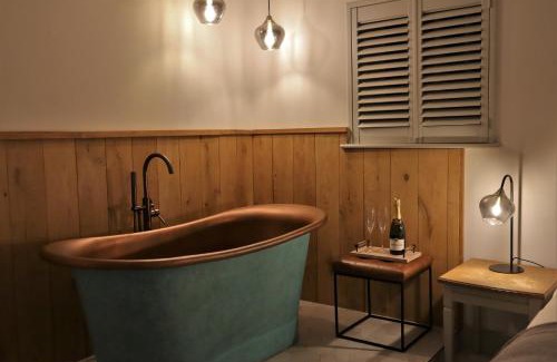 Benenden House | 1 & 2 bedroom Weaver's Cottages at Frame Farm