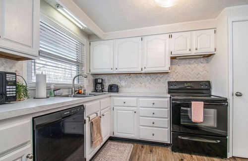 Wooded Estates House | 1/2 mile to Notre Dame/2 blocks from Linebacker - Complete Renovation!