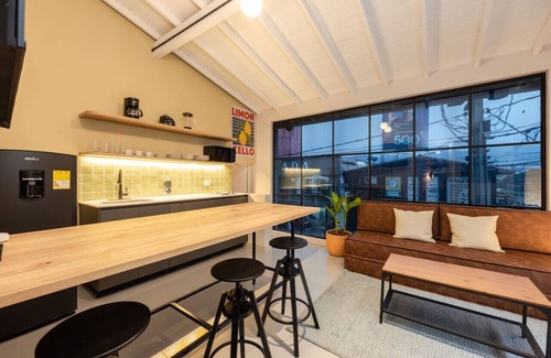 Zona Rosa Apartment | 1 BD apartment near lleras with AC and fas WiFi