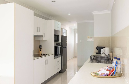 Rocklea Apartment | 1 Bdr Apt! Garage! Espresso! GST Credits! 173B1