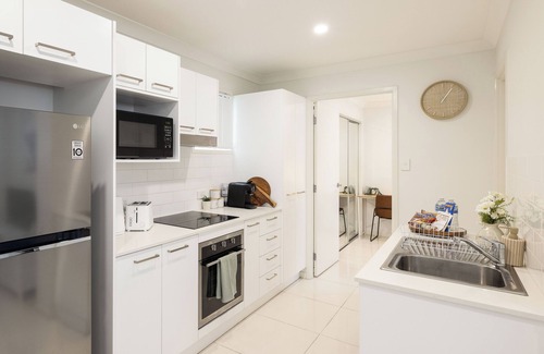 Rocklea Apartment | 1 Bdr Apt! GST Credits! Kitchen! Parking! 216F1