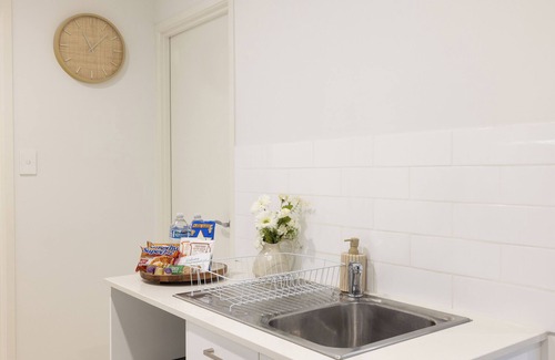 Rocklea Apartment | 1 Bdr Apt! GST Credits! Kitchen! Parking! 216F1