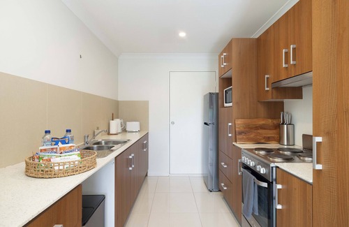 Rocklea Apartment | 1 Bdr Apt! Private Balcony! Garage Parking! 116D1