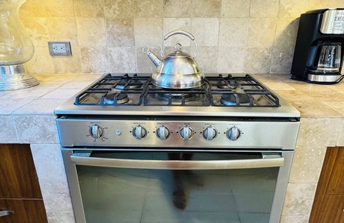 San Antonio Tlayacapan House | 1 Bdrm Guesthouse - Walk to Everything - Roof Top Patio-bbq - Short Stay Welcome