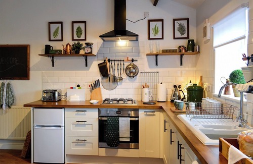 Gwaenysgor Near Prestatyn Cottage | 1 bedroom accommodation in Dyserth, near Prestatyn