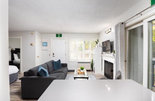 Craigleith House | 1 Bed, 1 Bath Lovely Open Concept Resort Condo