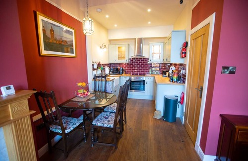 West End Apartment | 1 Bed (+) apartment in prime location