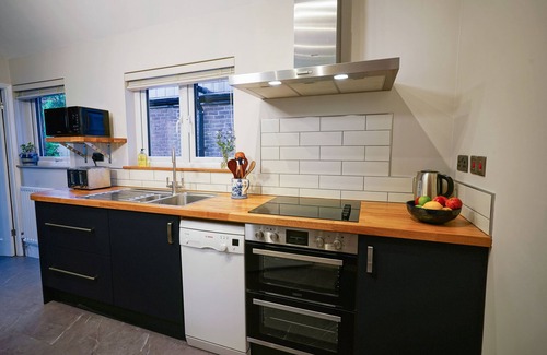 Winchester Apartment | 1 bed Boscobel Apartments free parking