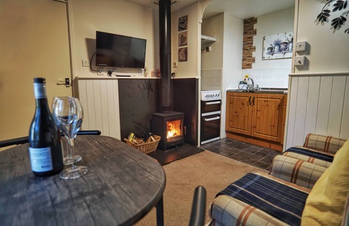 Holsworthy Cottage | 1 Bed Cottage - Hot Tub, Pool, Wifi, Pets