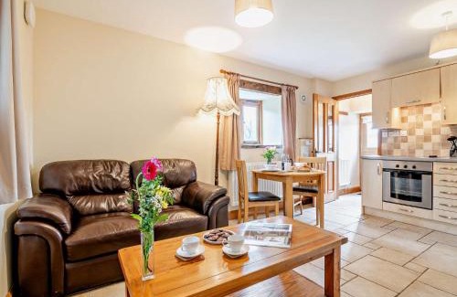 Crickhowell House | 1 bed property in Tretower Brecon Beacons BN126