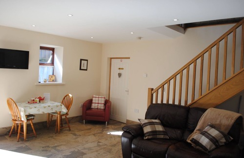 Diggle Cottage | 1 Bed Romantic Self Catering Cottage on a Working Yorkshire Farm