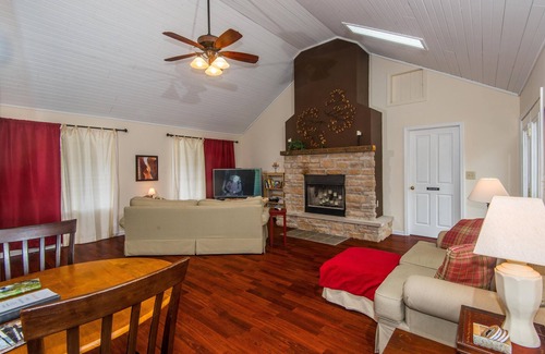 Nashville Cottage | 1 bedroom, 1 bath cottage