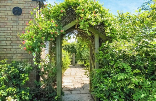 Aston-le-Walls Cottage | 1 bedroom accommodation in Offchurch, near Leamington Spa