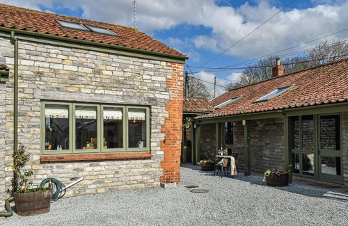 Lower Godney Cottage | 1 bedroom accommodation in Lower Godney