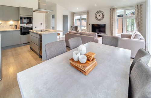 Pentney Ski Chalet | 1 bedroom accommodation in Pentney, King’s Lynn