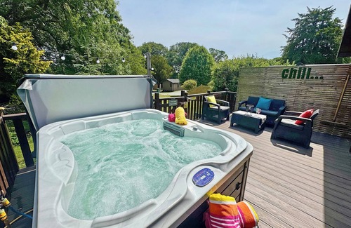 Raywell Ski Chalet | 1 bedroom accommodation in Raywell, Beverley