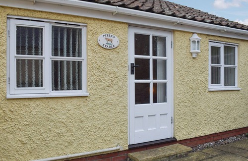 Fiddington Cottage | 1 bedroom accommodation in Fiddington, near Bridgwater