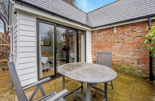 Upper Dicker Cottage | 1 bedroom accommodation in Heathfield