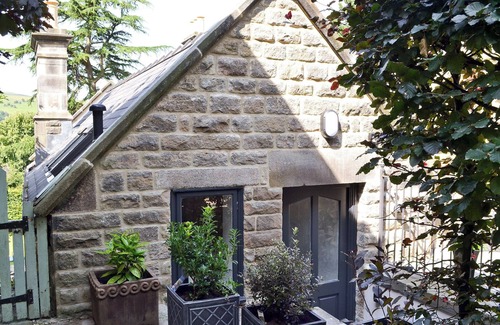 Calver Cottage | 1 bedroom accommodation in Curbar, near Bakewell