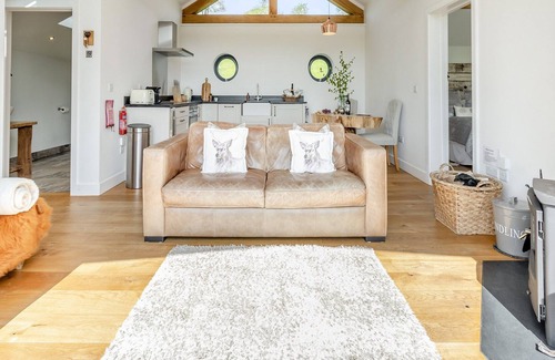 Cyfronydd Cottage | 1 bedroom accommodation in Llangyniew