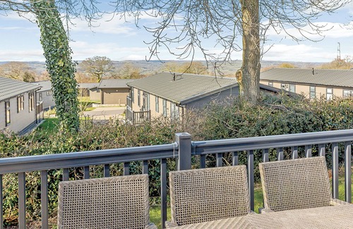 Axminster Ski Chalet | 1 bedroom accommodation in Axminster