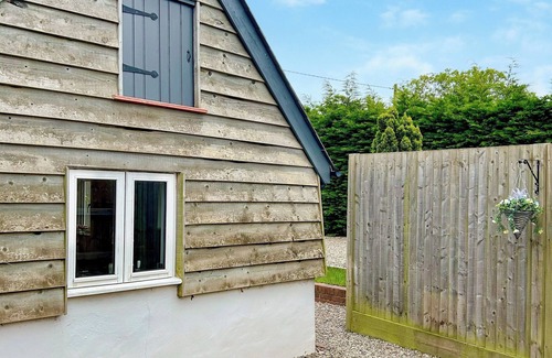 Aymestrey Cottage | 1 bedroom accommodation in Knapton, near Hereford