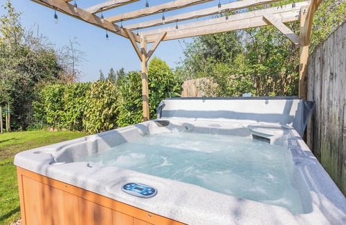 Fiddington Cottage | 1 bedroom accommodation in Aley, Over Stowey
