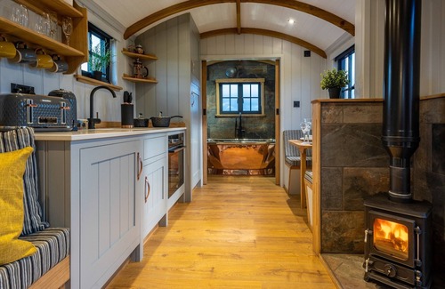 Wichenford Cottage | 1 bedroom accommodation in Ockeridge, Worcester
