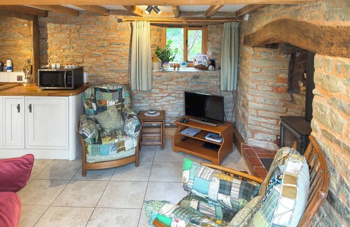 Aymestrey Cottage | 1 bedroom accommodation in Bircher Common, near Leominster