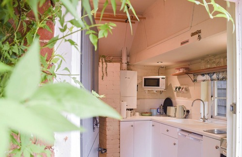 Harleston Cottage | 1 bedroom accommodation in Denton, near Bungay