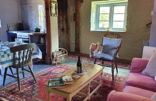 Muchelney Cottage | 1 bedroom accommodation in Midelney