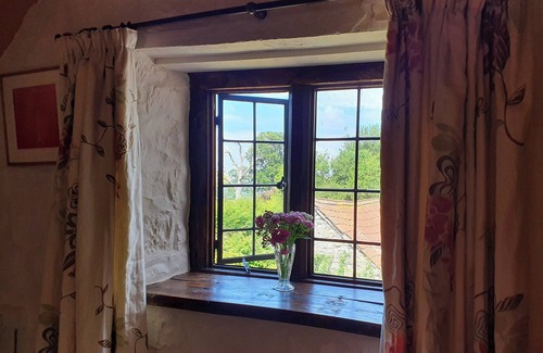 Muchelney Cottage | 1 bedroom accommodation in Midelney