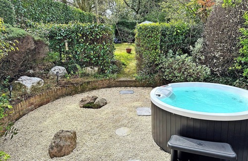 Churt Cottage | 1 bedroom accommodation in Churt, near Farnham