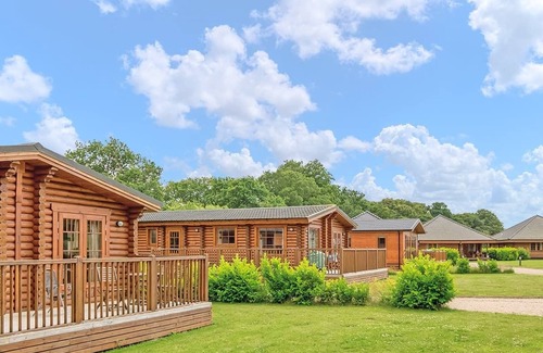 Norwich Ski Chalet | 1 bedroom accommodation in Frettenham, Norwich