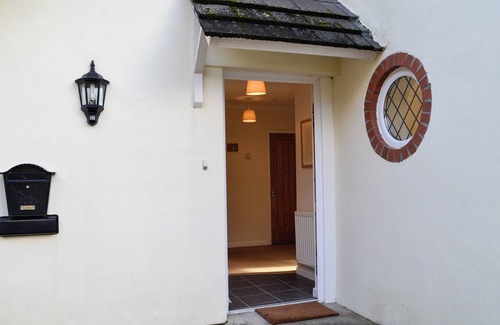 Brecon Cottage | 1 bedroom accommodation in Trallong, near Brecon