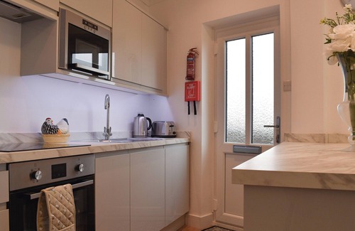 Darenth Cottage | 1 bedroom accommodation in Hawley