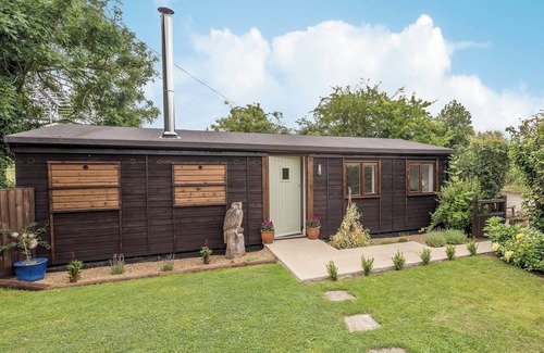 Hethel Cottage | 1 bedroom accommodation in Shotesham St Mary, near Norwich